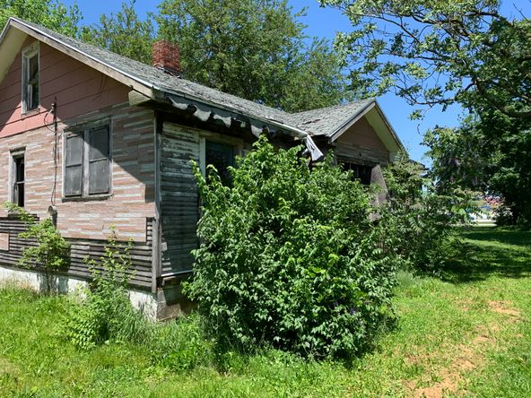 125 W Columbia St, Litchfield, IL 62056
